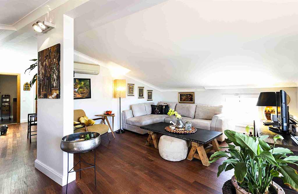 Stylish, Bright Loft with Balcony in Nisantaşı