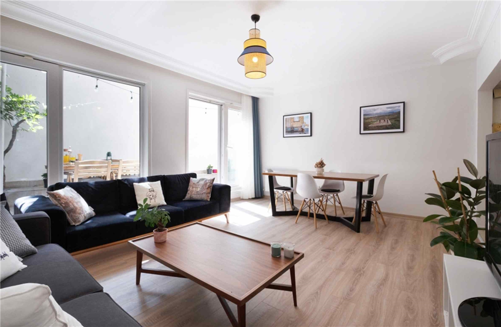 A Stylish Family House in the Heart of Cihangir 34