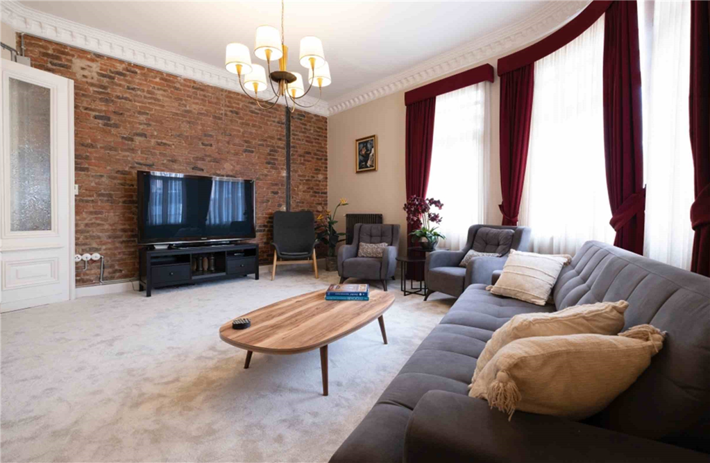 Beautiful Historical Flat in the Heart of Beyoglu