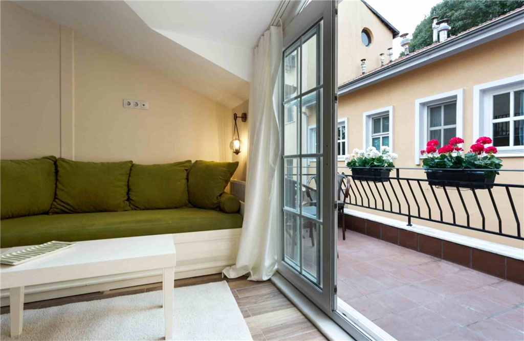 Cozy Apartment with Balcony near Galata Tower 26