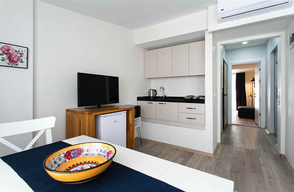 Bright Family Suite with Balcony in Taksim 210