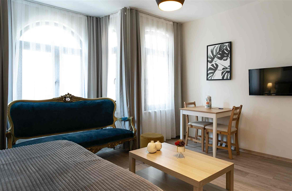 Cute, Bright Studio in the Heart of Istiklal St.203