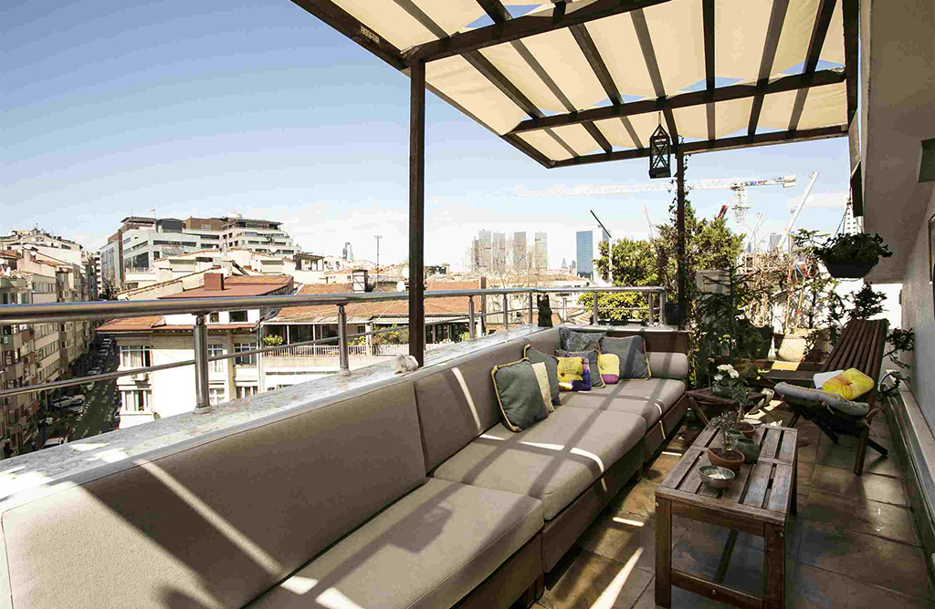 Stylish, Bright Loft with Balcony in Nisantaşı