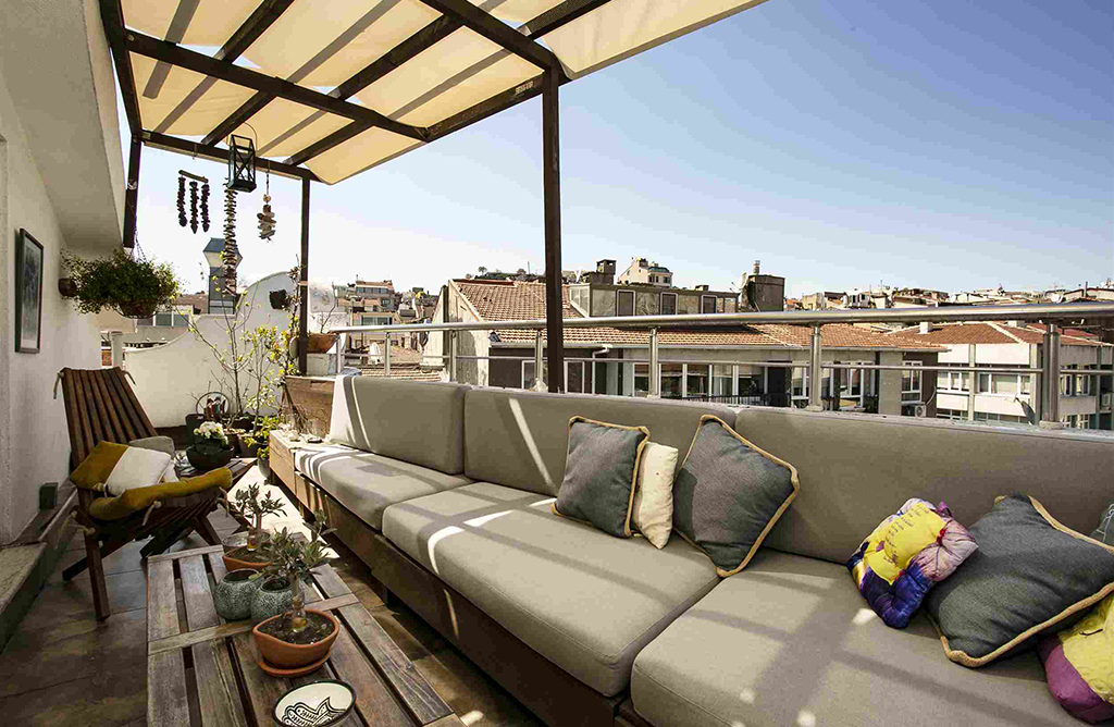 Stylish, Bright Loft with Balcony in Nisantaşı