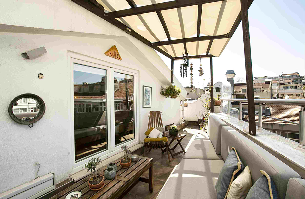 Stylish, Bright Loft with Balcony in Nisantaşı