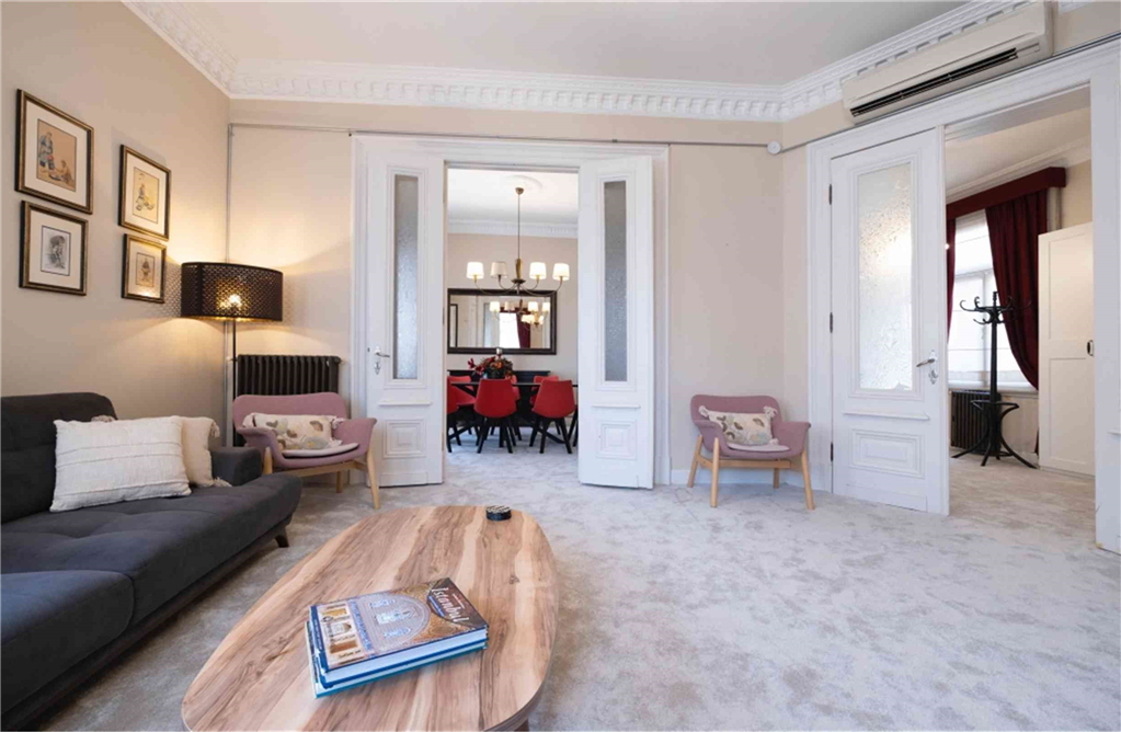 Beautiful Historical Flat in the Heart of Beyoglu