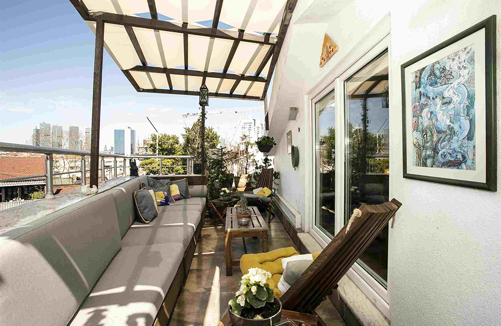 Stylish, Bright Loft with Balcony in Nisantaşı