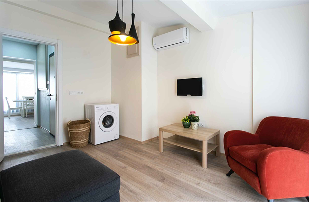 Bright Family Suite with Balcony in Taksim 210