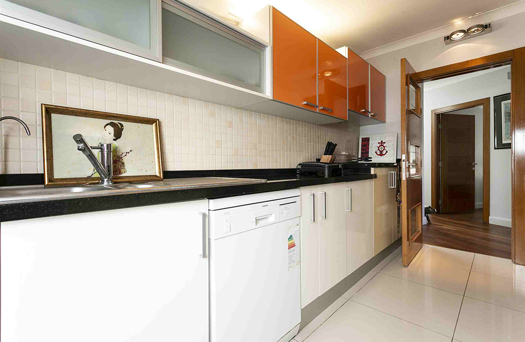Stylish, Bright Loft with Balcony in Nisantaşı