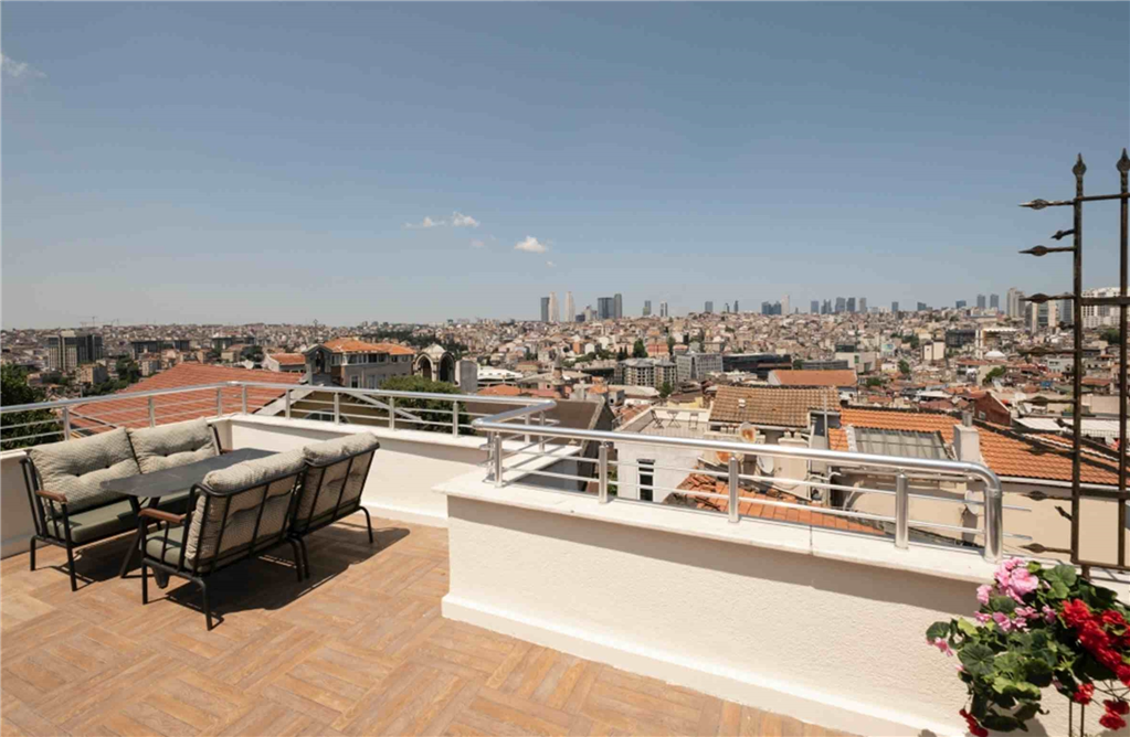 Duplex & Rooftop Apartment with Great City View