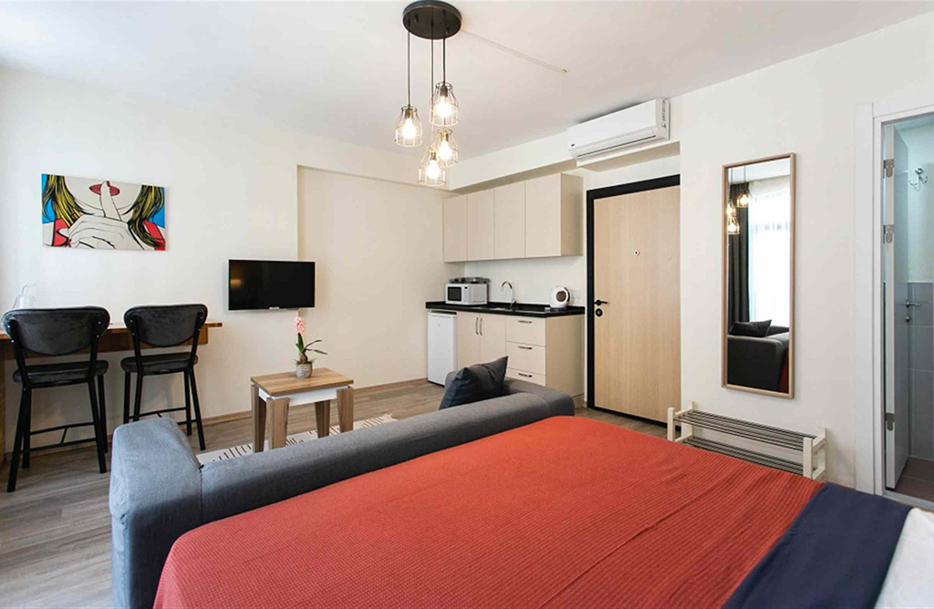 Beautiful Studio with Balcony in Taksim Square 205