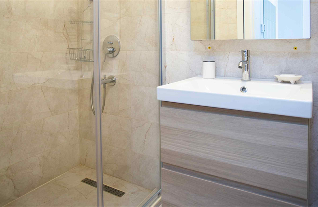 Lovely, Bright Suit with Sea View Near Galata