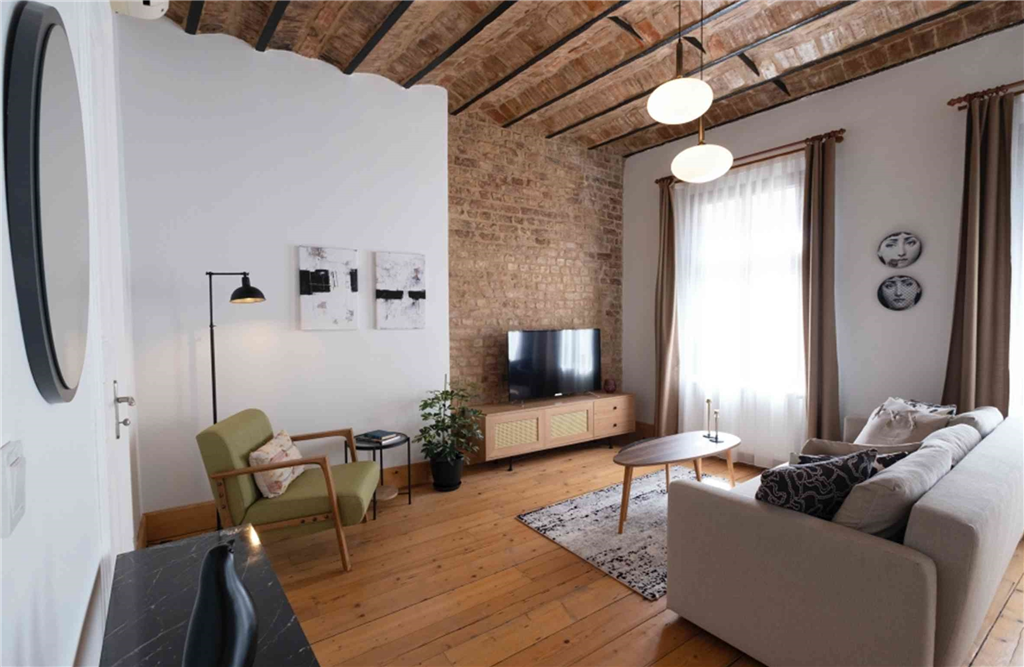 Unique and Charming Flat in the Heart of Pera