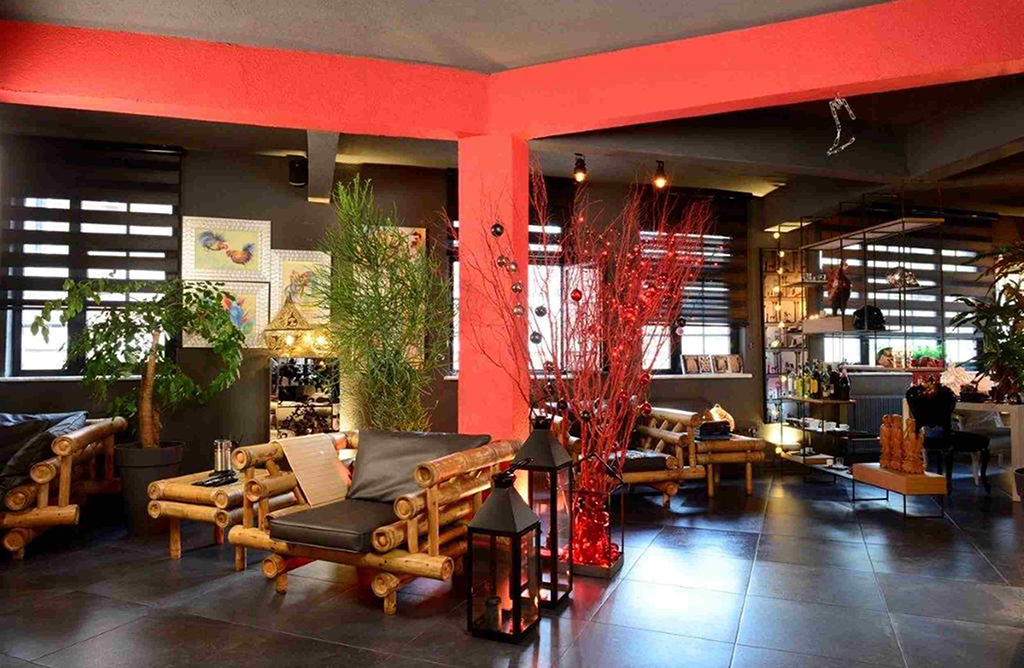 Unlock Creativity in This Contemporary Art-Inspired Loft